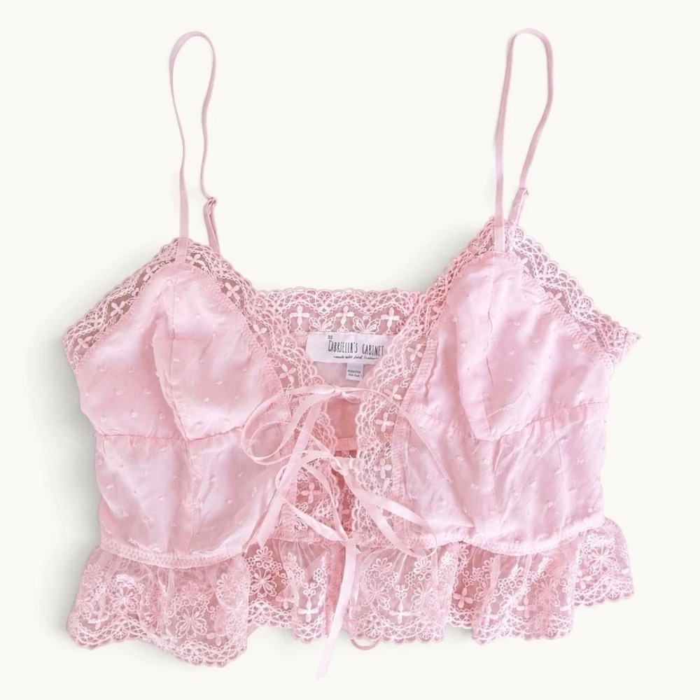 Pink lace cami top with floral embroidery and ruffled hem size small